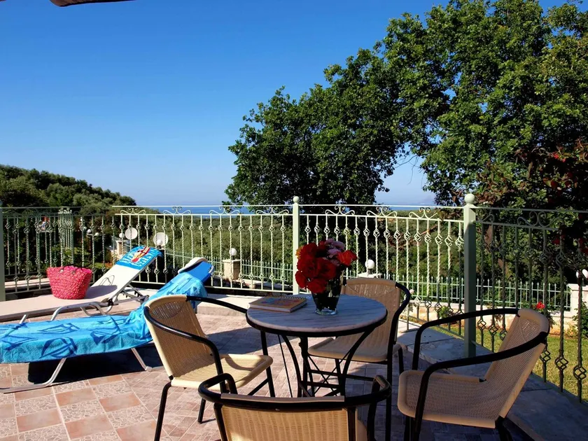 Peaceful and private family villa, big pool, wellness,views of sea and mountain - Image 1