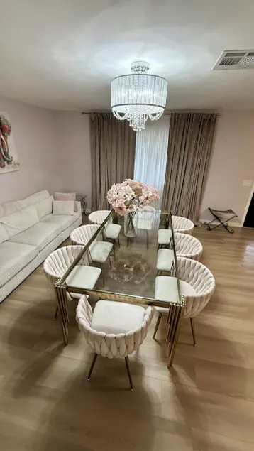 Newly Remodeled 4 bedroom House - Image 1