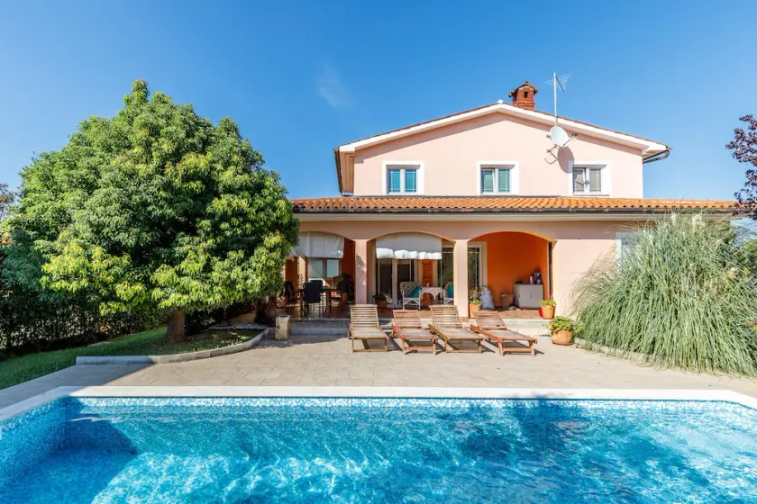 Vacation home with private pool Villa Brioni 1 - Image 1