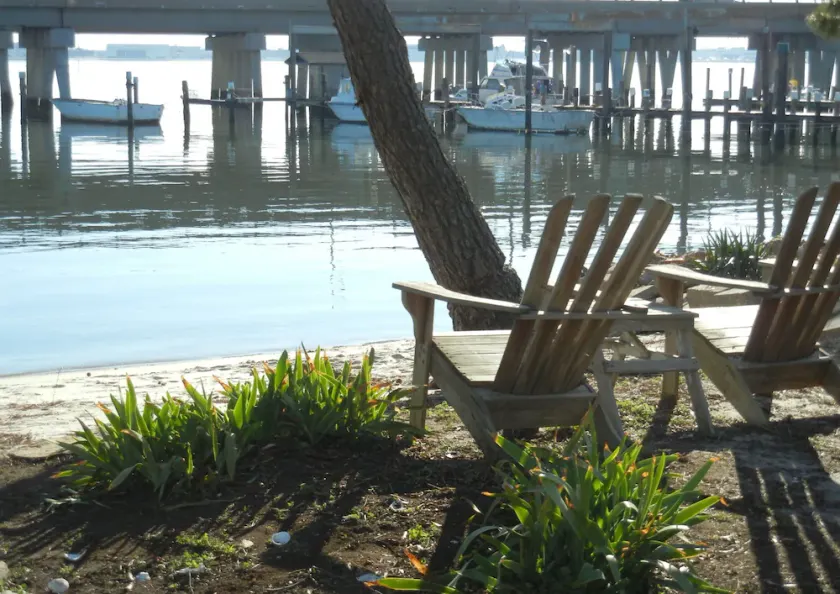 3 BEDROOM 2 BATH ON THE WATER - Image 1
