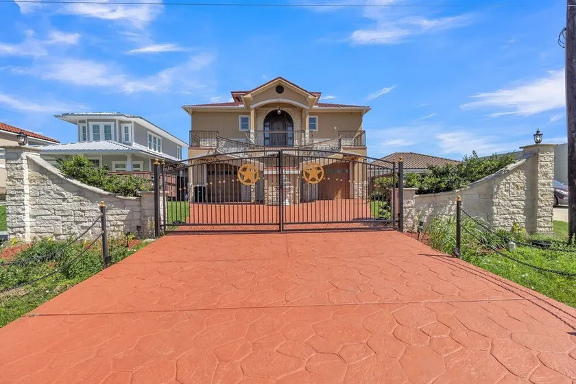 Charming 2 Story Retreat home - Image 1