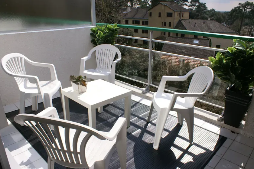 Duplex, last floor south terrace, wifi, quiet, beach 5 minutes walk - Image 1