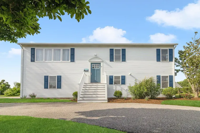 6 Bedroom, A/C, Walk to Beach, Recently Updated - Image 1