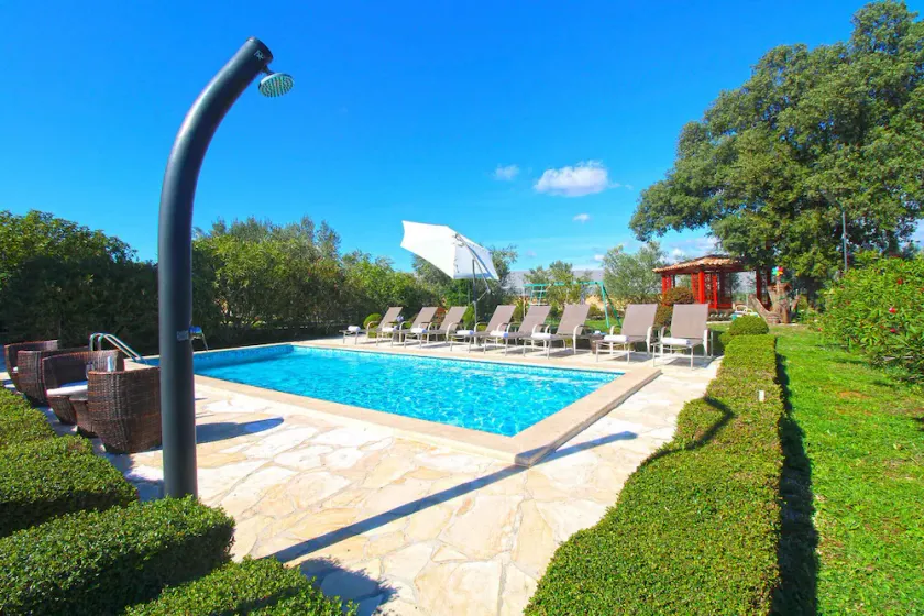 Ferienhaus mit Klimaanlage und Pool - Image 1
