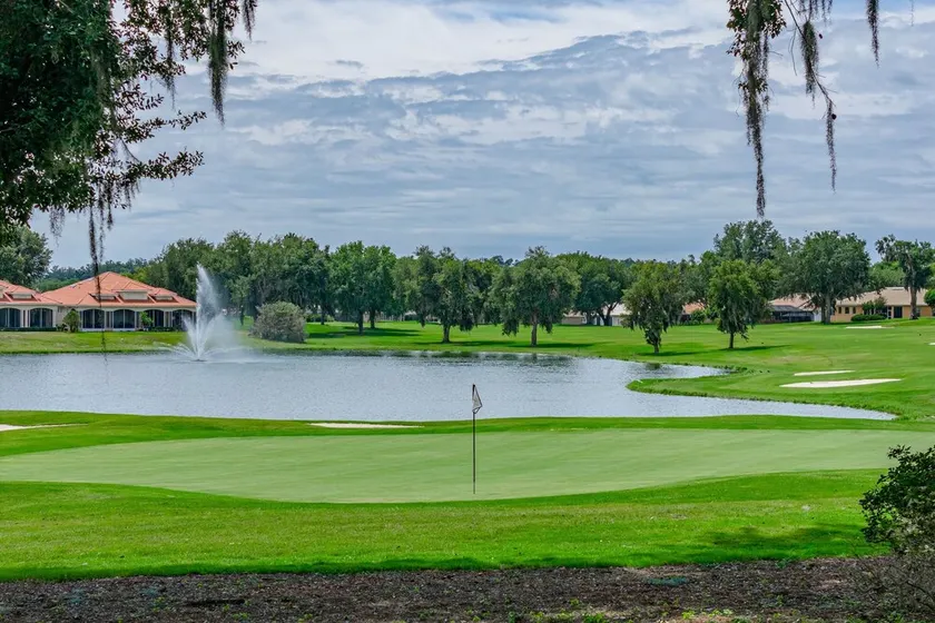 Wake up on the 18th green at Lake Jovita, DISCOVER YOUR IDEAL GOLF RETREAT - Image 1