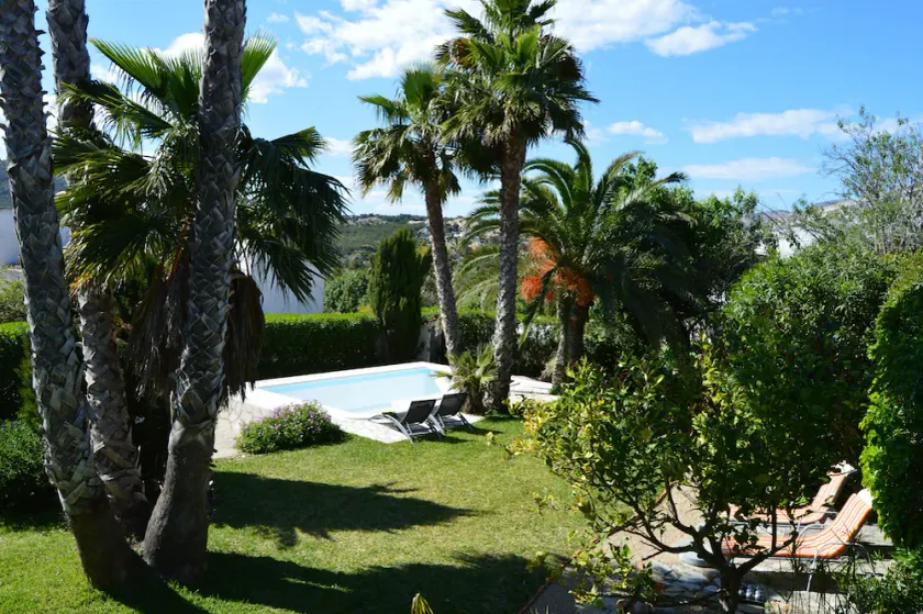 A Villa apartment with Air Conditioning Private Swimming Pool and Private Garden - Image 1