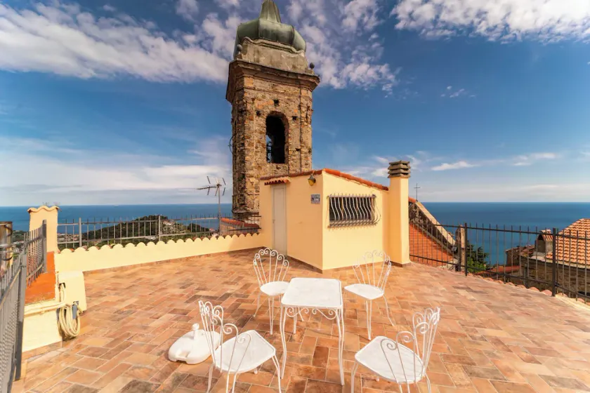 Costarainera typiske liguriske landsby mellem Sanremo og Imperia-terrasse med udsigt over havet WI-FI - Image 1
