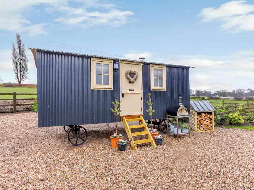 1 bedroom accommodation in South Hiendley, near Hemsworth - Image 1