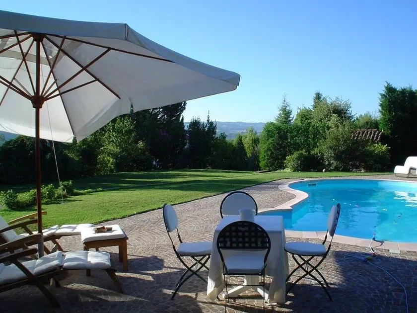 Villa in der Langhe, in der Nähe der prächtigen Stadt Alba. - Image 1