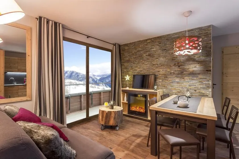 Wifi, ski-in/ski-out & foot of the slopes, swimming pool, balcony, tv, ski locker, 50-58m², Tignes - Image 1