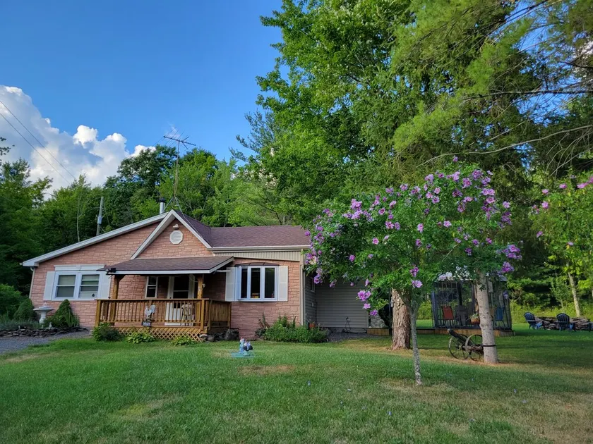 Private Secluded Mountain View Cottage w/ Pond 15 minutes to Windham - Image 1
