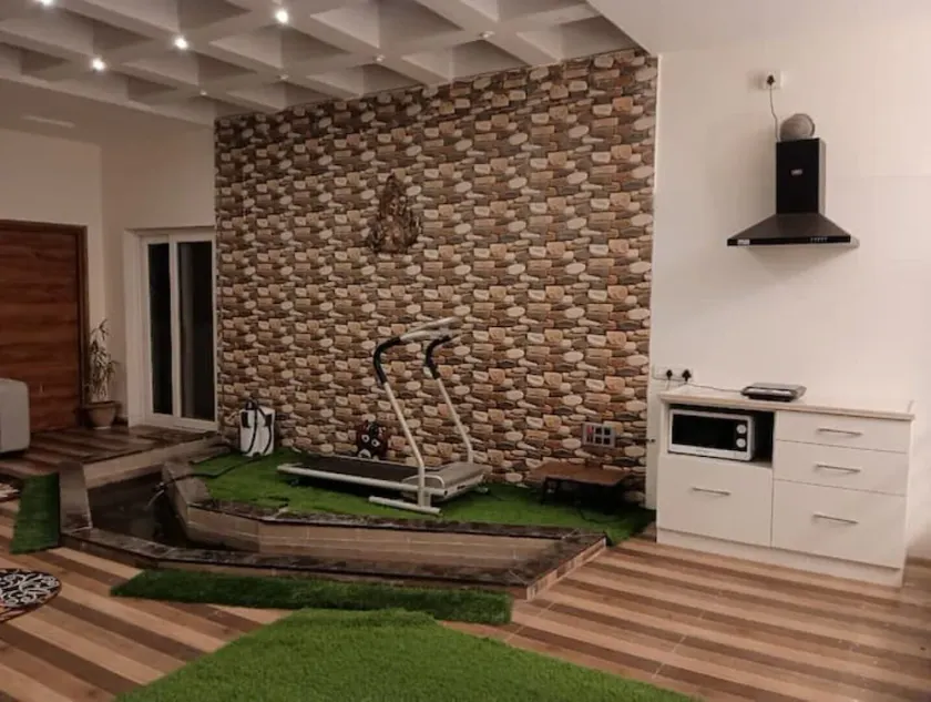 T2 Lovely 2 bedroom hill view with covered parking - Image 1