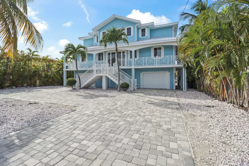 Fisherman Paradise, Dock, Pool , Ice Machine, Jacuzzi. - Image 1
