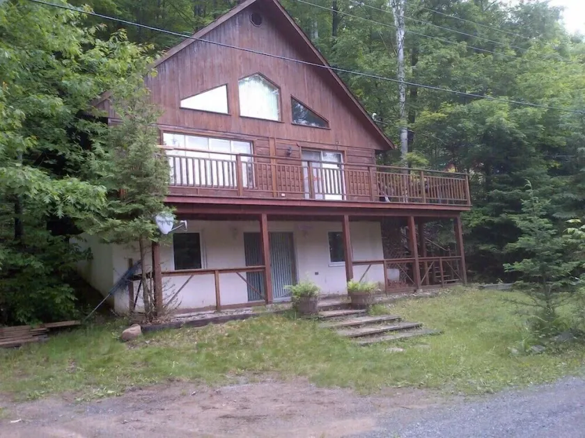 Famille Waterfront Vacation Cottage - Image 1