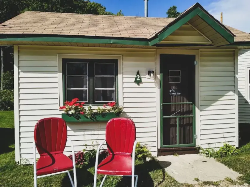 Cabin #2 - Summer Fun - Image 1