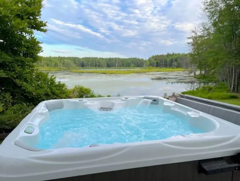 Private Waterfront, Spa Hot Tub, King bed, Yoga, Gym, Kayaks, and more... - Image 1