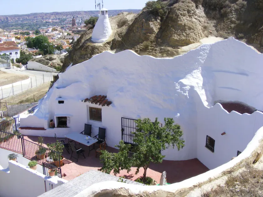 Cave House Cueva Almendro, vicino a Granada, WiFi gratuito - Image 1