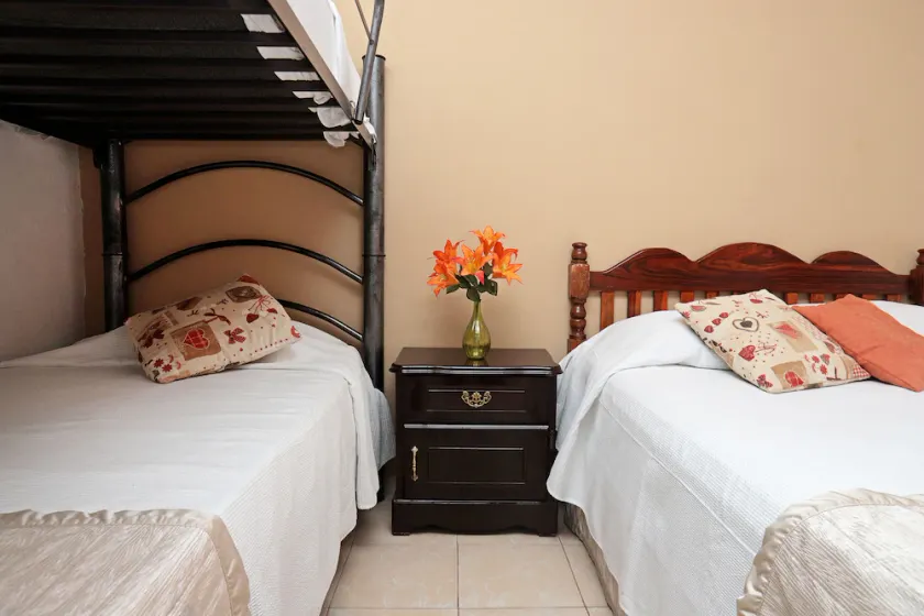 Independent rooms - Image 1