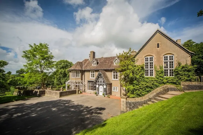 A beautiful home set in 11 acres of grounds, overlooking the Mendip Hills. - Image 1
