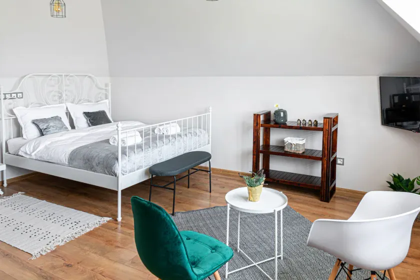 Light and bright starlit loft, 5 minutes from the center! - Image 1