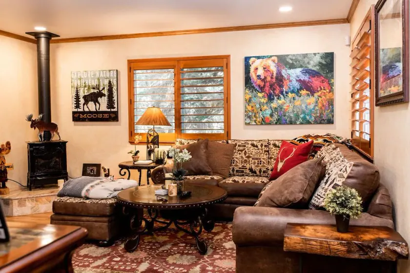 All the Comforts of Home and More. - Image 1