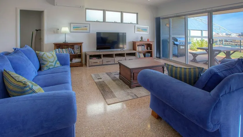 Wobiri - Stunning 3 bedroom house with canal and sea views - Image 1