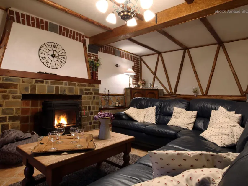 Family House with Large Garden & Games Room near Bambois Lake - Image 1
