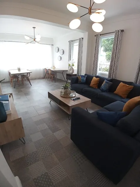 8BR House perfect for groups & families Wifi - Image 1