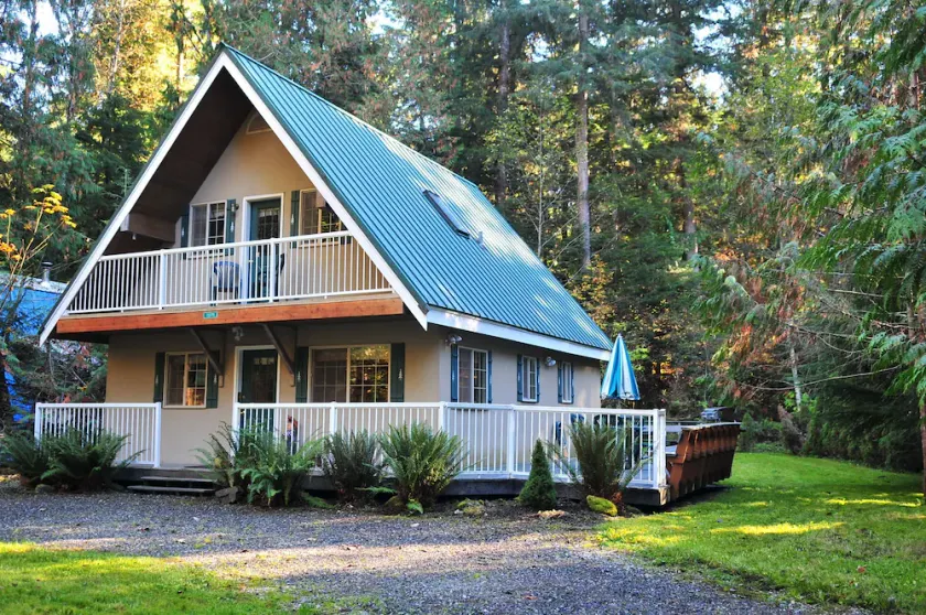 2-Story Chalet, ren, 3Br / 2Ba i Snowline, bedste priser, WiFi og Hot Tub - Image 1