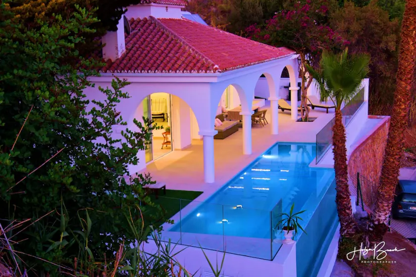 Villa Bugenvilla près de la mer avec une vue magnifique sur la Méditerranée - Image 1