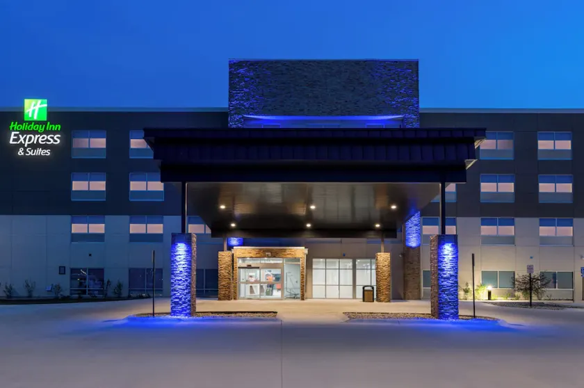 Holiday Inn Express & Suites Stevensville - Benton Harbor by IHG - Image 1