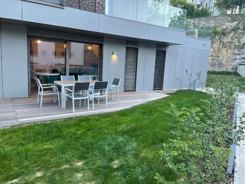 3 bedrooms Terrace Garden Parking - Image 1