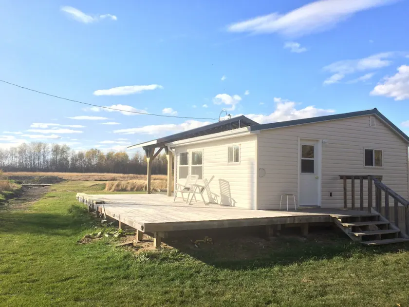 Beautiful all-season cabin in a peaceful, phenomenal location at a great price - Image 1