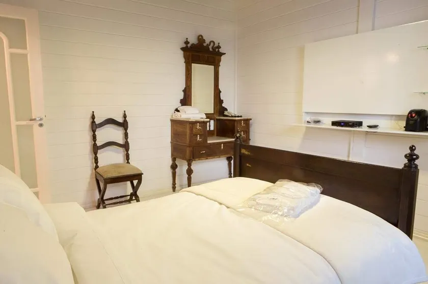 Single room in a luxury hotel. - Image 1