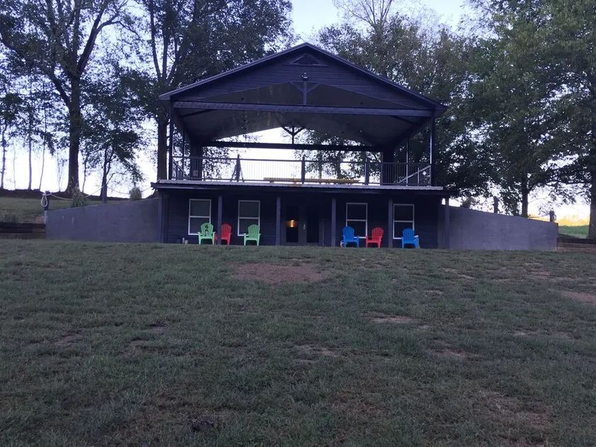 Cumberland River Cabin Rental - Image 1