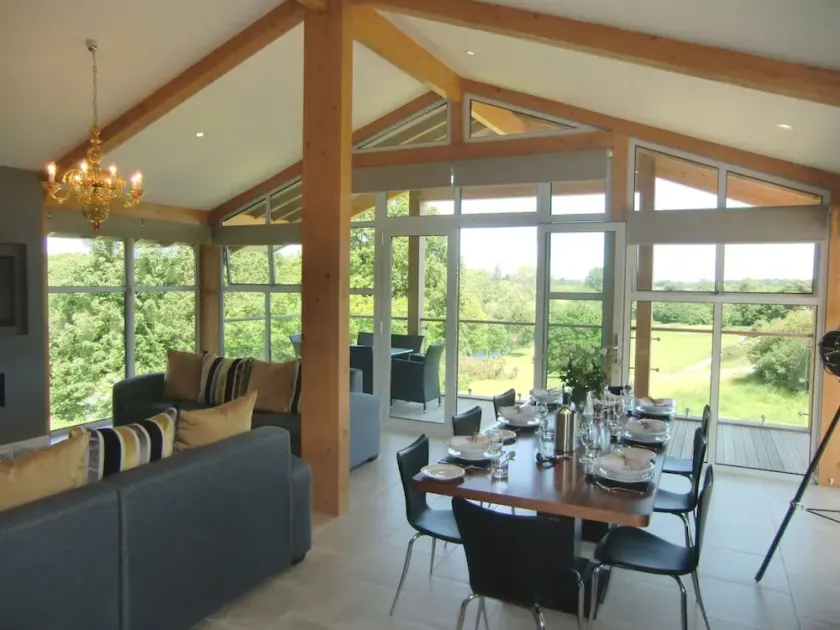 Apple Tree Lodges - Image 1
