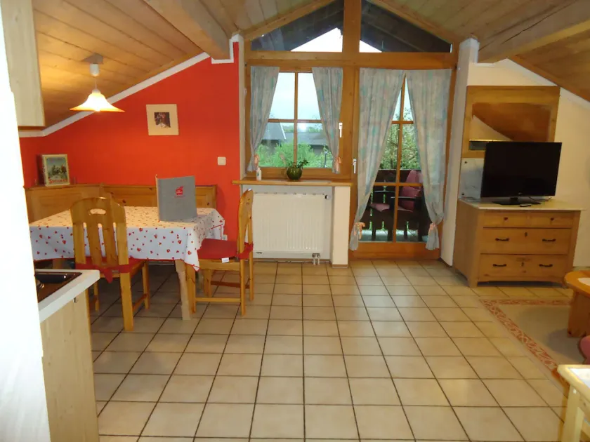 Vacation apartment Wingen, 45sqm, 1 sep. Bedroom, south and east-facing balcony in the Wiechs district - Image 1