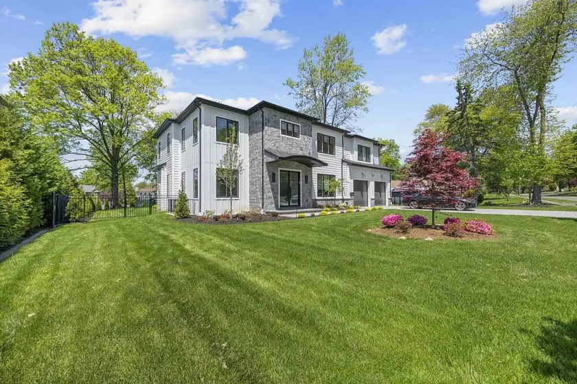 Gorgeous Home with pool, jacuzzi, sauna and cold plunge perfect for Worldcup - Image 1