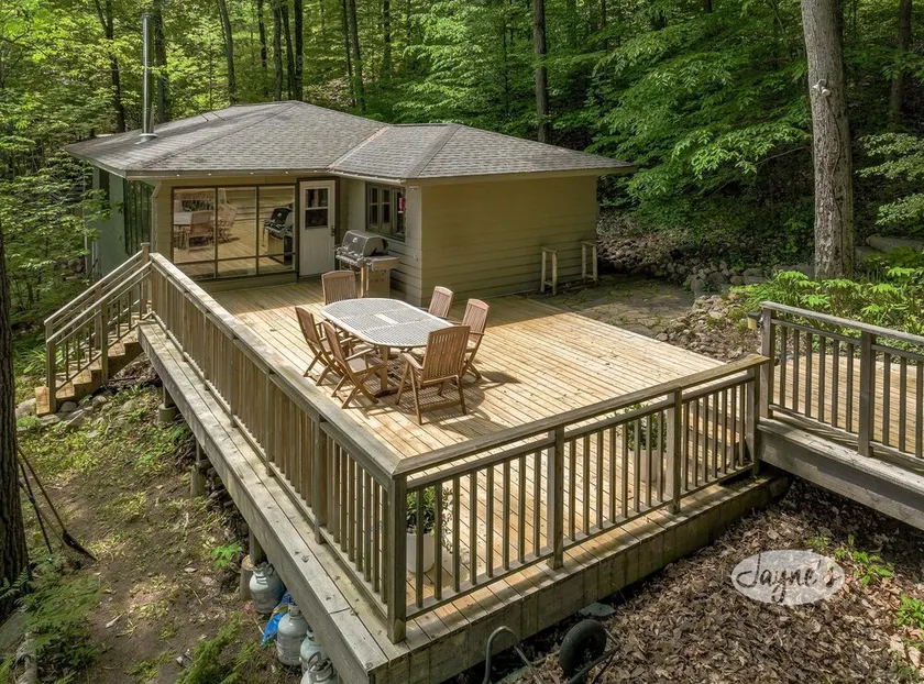 New Boathouse! Traditional Beauty 4Bed, 3Bath Cottage & Bunkie on Lake Rosseau! - Image 1