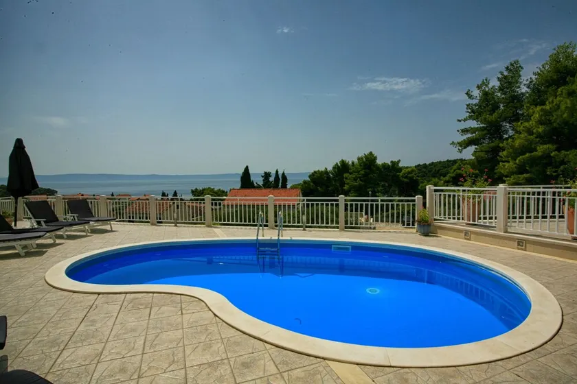 Casa familiar con piscina Sumartin, Brac (K-16842) - Image 1