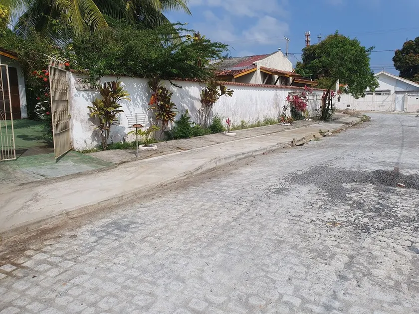 Comfortable 3/4 bedroom house with patio, 100 m from the beach - Image 1