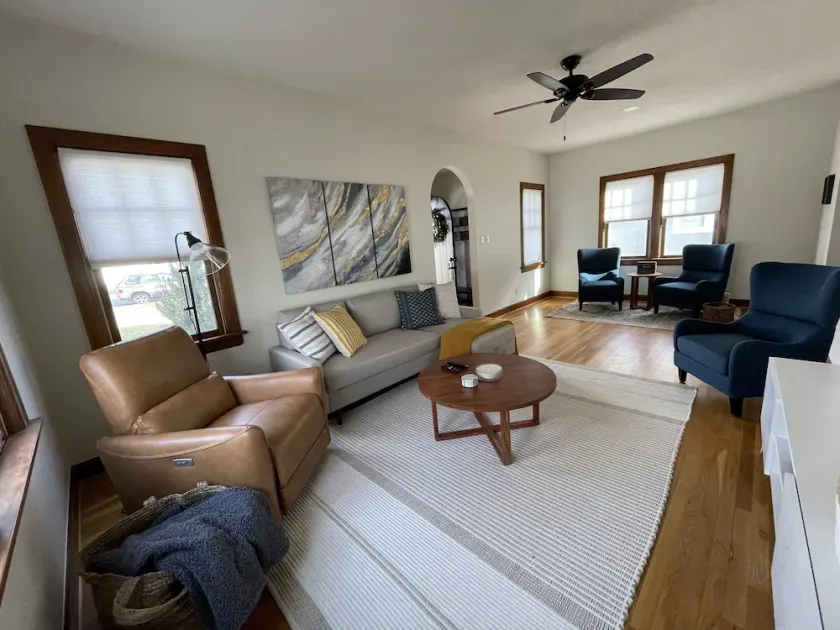 Cozy Double King Suite Bungalow - Image 1