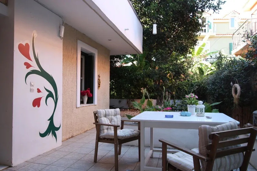 Mandola Studios - Garden view Studio - Image 1