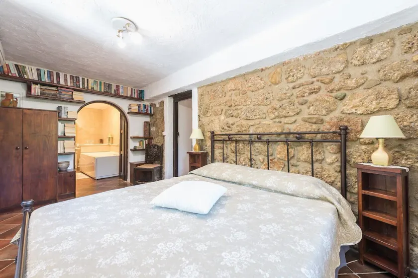 Ampelos Estate – The Stone Room - Image 1