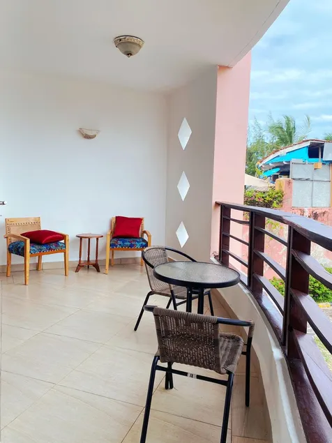 The La Mera Beach Apartments - Image 1