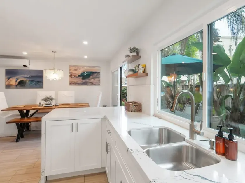 Cozy Pet Friendly 3 Bedroom - Image 1