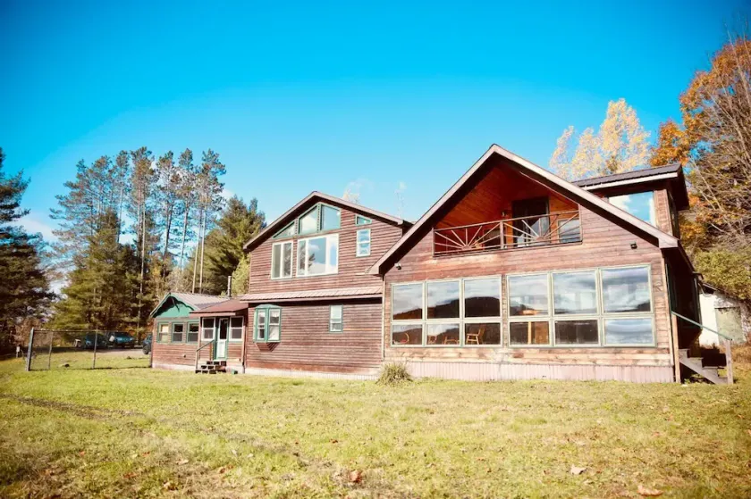 Luxury Home near Lake, Hiking, Hunting, Snowmobiling - Image 1