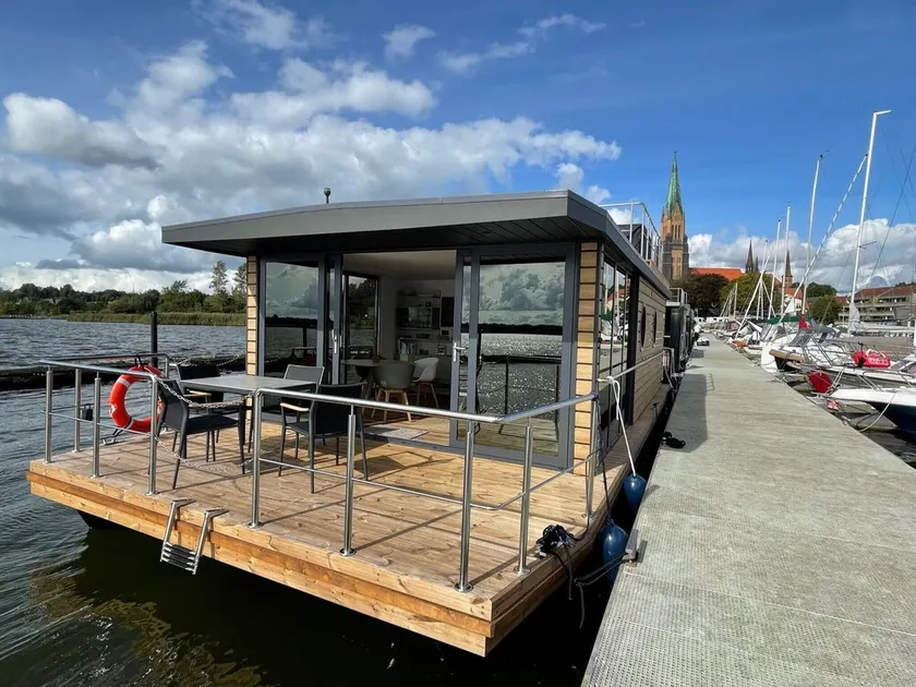 Houseboat Fjord Schleiliebe with roof terrace in Schleswig - Image 1