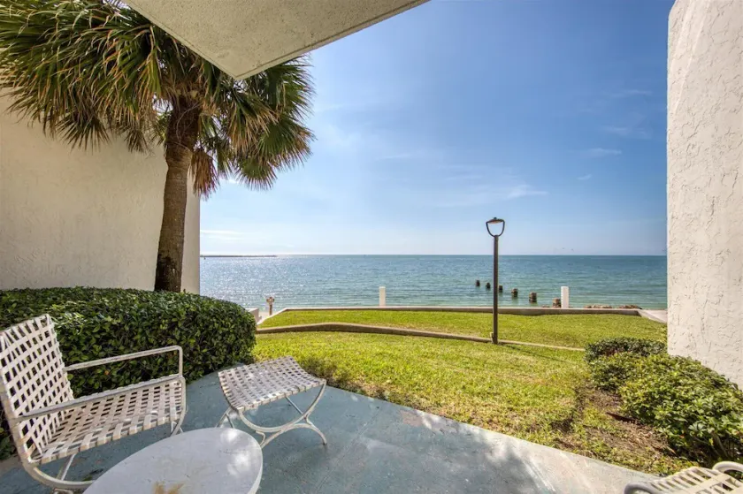 Sea Side condo with waterfront Sunset Views. Walkable to everything! - Image 1
