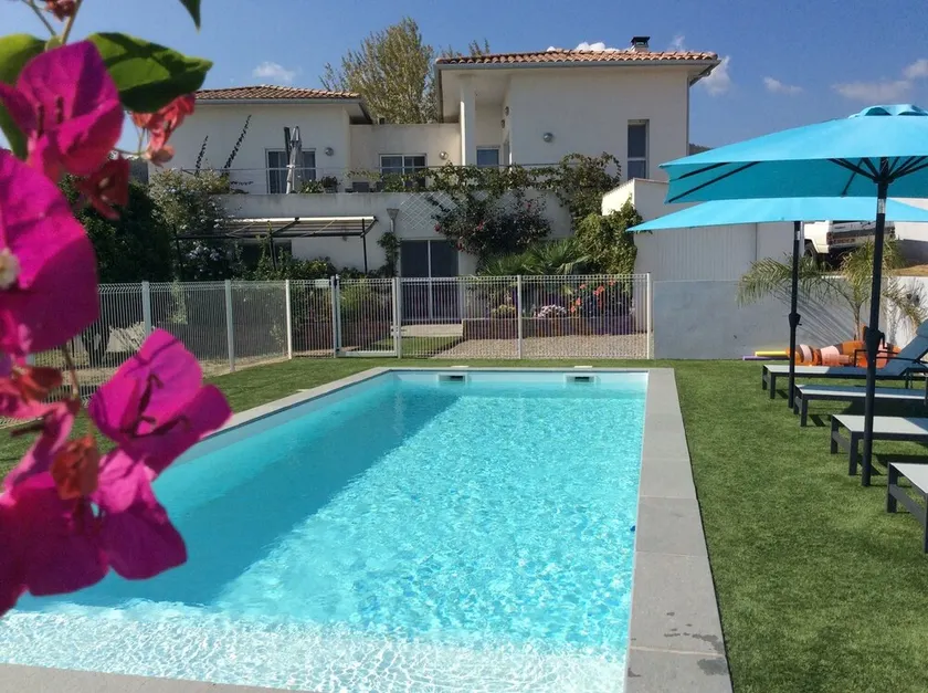 Sommerudlejning i Korsika med privat pool og børns spil - Image 1